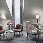 Wyndham Grand Old Town Hotel 5*