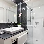 Wyndham Grand Old Town Hotel 5*