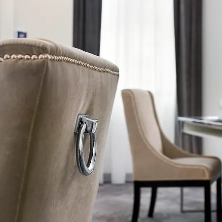 Wyndham Grand Old Town فندق 5*