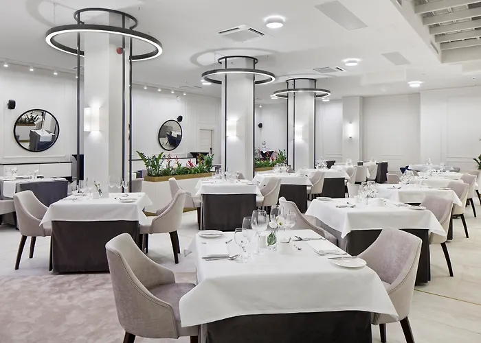 מלון Wyndham Grand Old Town