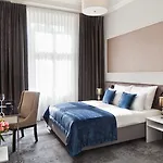 מלון Wyndham Grand Old Town