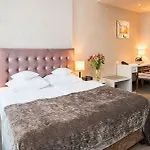 Wyndham Grand Old Town 5*