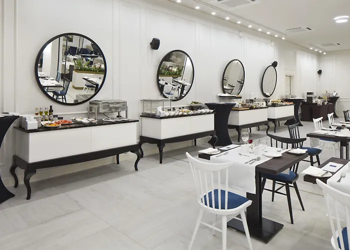 Hotel Wyndham Grand Old Town