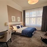 Wyndham Grand Old Town Otel