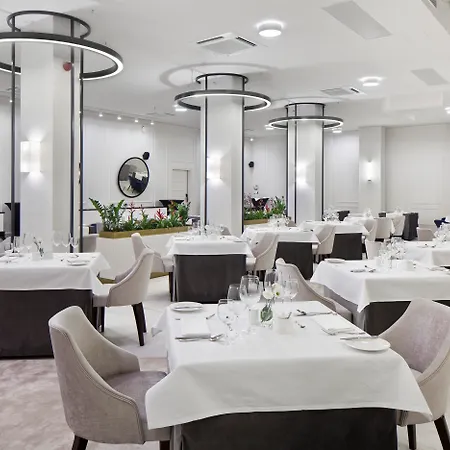 Hotel Wyndham Grand Old Town