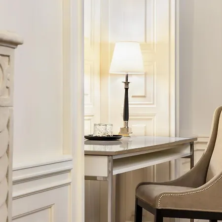 Wyndham Grand Old Town Hotel 5*