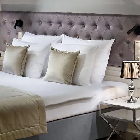 Wyndham Grand Old Town 5*