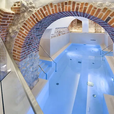 Hotel Wyndham Grand Old Town 5*