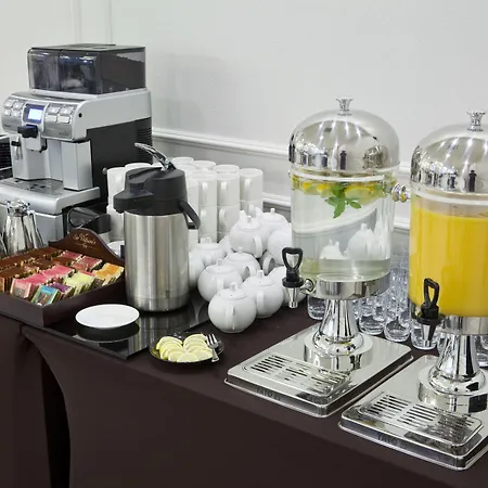 Wyndham Grand Old Town Hotel 5*