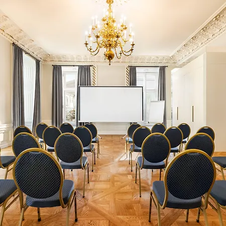 Wyndham Grand Old Town Hotel