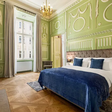 Wyndham Grand Old Town 5*