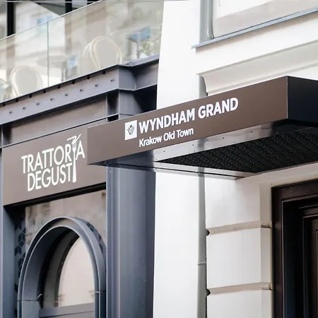 Wyndham Grand Old Town Hotel