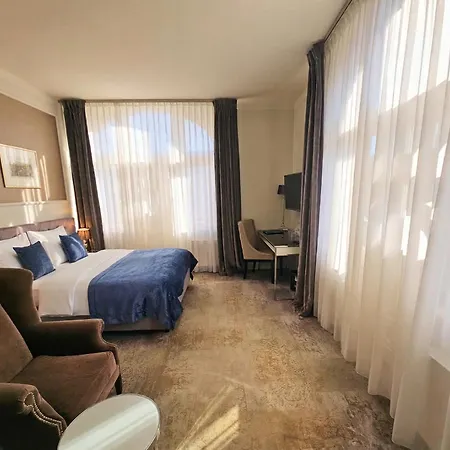 Wyndham Grand Old Town