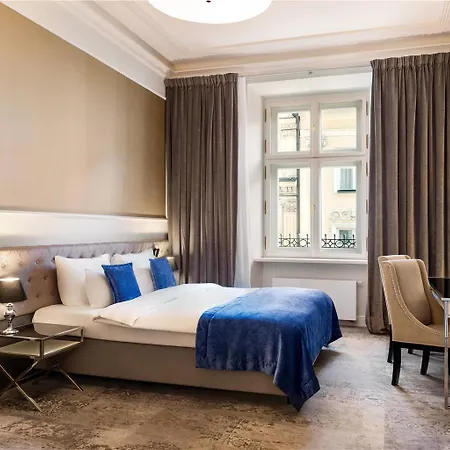 ホテル Wyndham Grand Old Town 5*