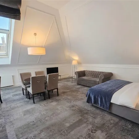 Готель Wyndham Grand Old Town