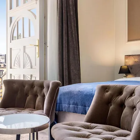 Wyndham Grand Old Town Hotel