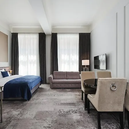Wyndham Grand Old Town Hotel 5*