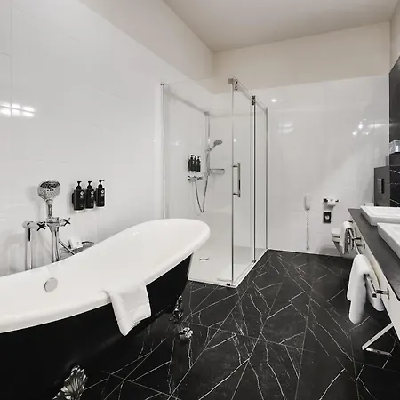 Wyndham Grand Old Town 5*