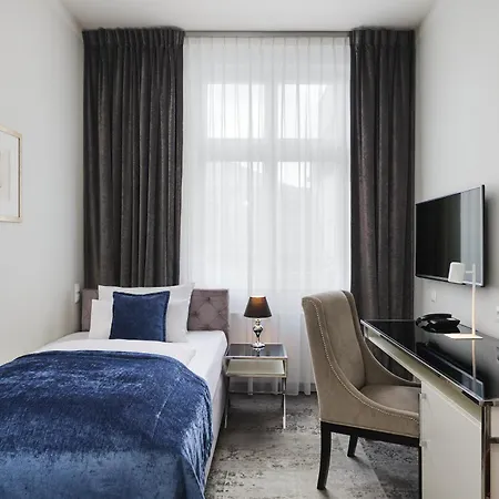 Wyndham Grand Old Town Hotel 5*