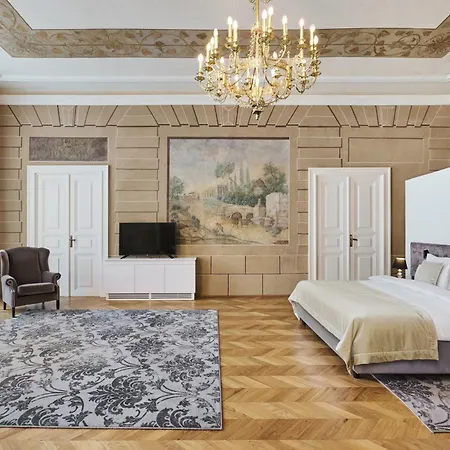 Wyndham Grand Old Town 5*
