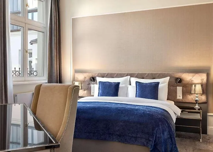 Wyndham Grand Old Town Hotel 5*