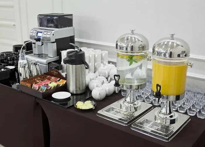 Wyndham Grand Old Town Hotel 5*