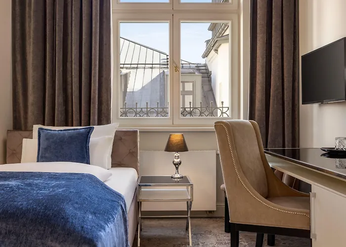 Wyndham Grand Old Town Hotel 5*